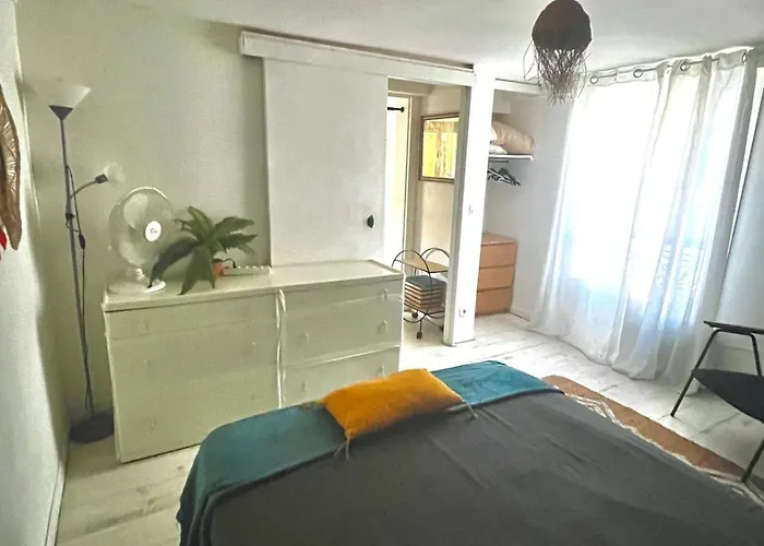 La Hiboutiere Apartment