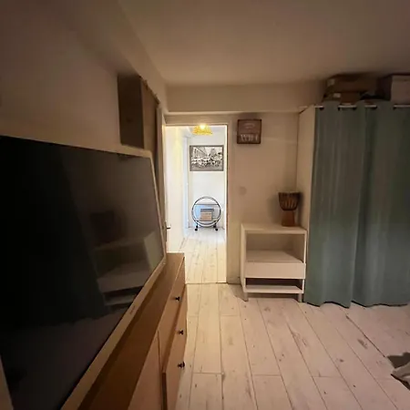 La Hiboutiere Apartment *